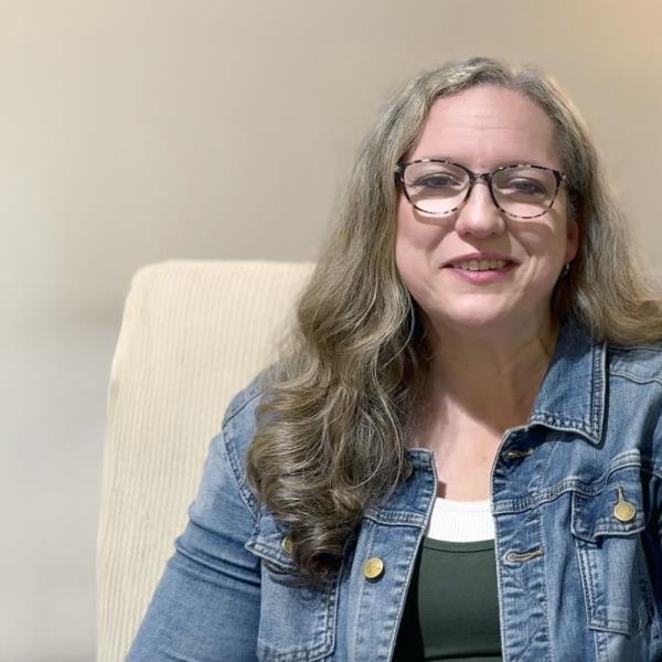 Slide control: Show Carmie's story