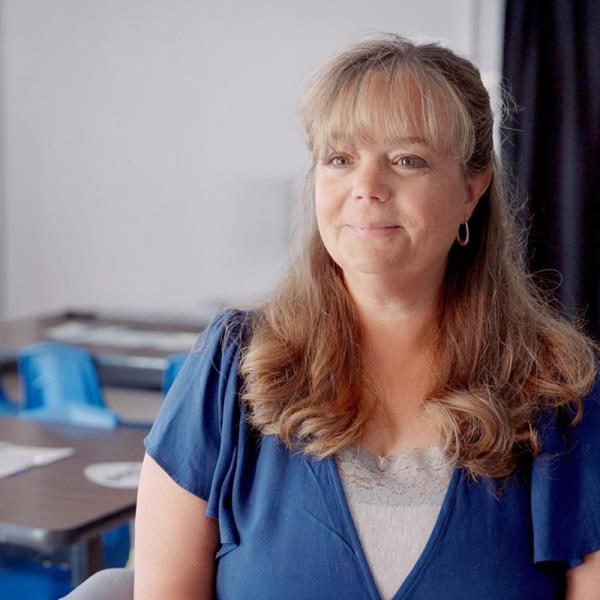 Slide control: Show Shannon's story